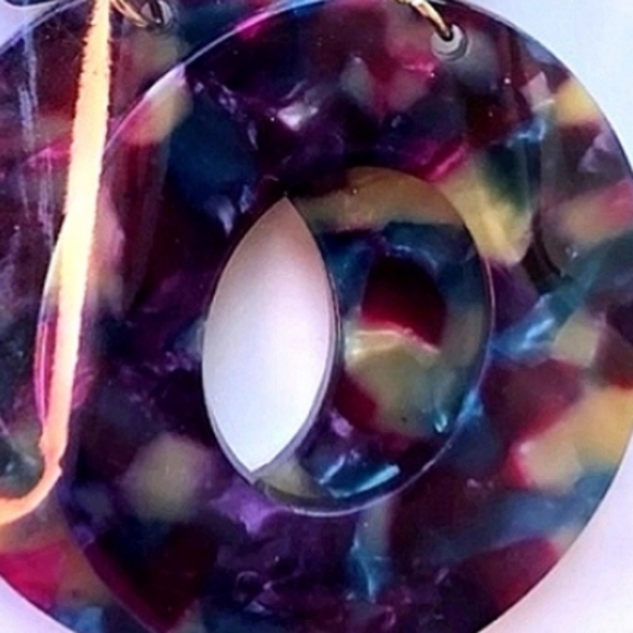 CUTE Acrylic Tortoise Earrings Colorful Marbled NEW in package. - Picture 2 of 5